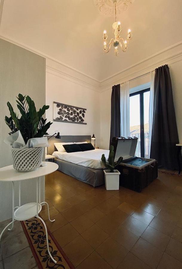 Living Suite Catania Ursino Kültér fotó